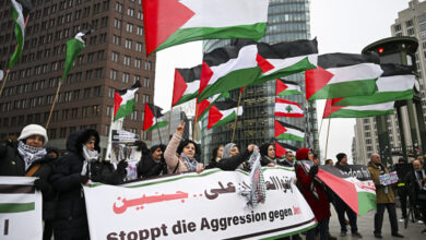 الشرطة تفرق مظاهرة مؤيدة لفلسطين في برلين بسبب شعارات عربية وسط موجة انتقادات واسعة